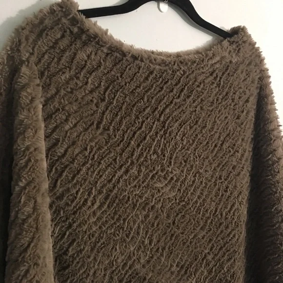 NWT FaDivo New York Sand Textured Poncho: One Size - Picture 3 of 7